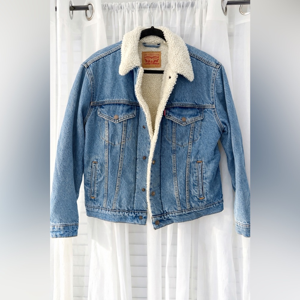 Levi’s Sherpa Lined Denim Trucker Jacket Size L Blue Sherpa Jean Jacket Classic